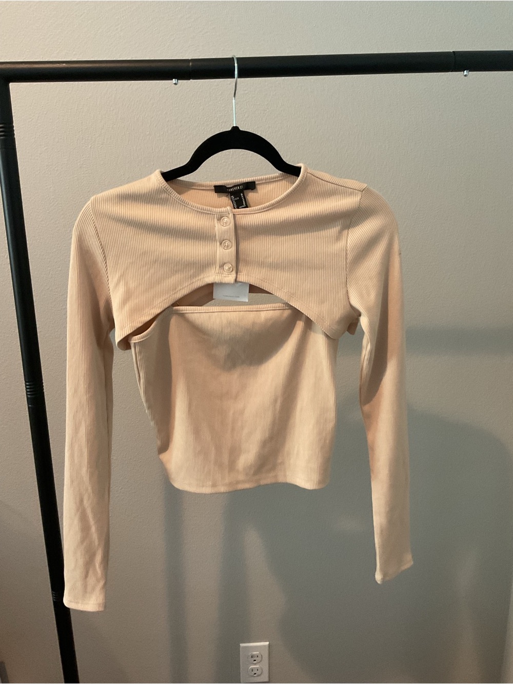 Forever 21 Cream Cutout Ribbed Long-Sleeve Crop Top - Picture 2 of 5